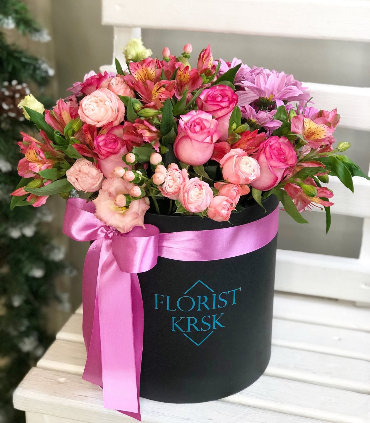 Цветы в ведерке