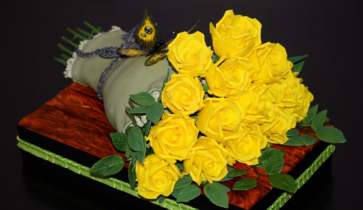 Торт букет в желтом цвете