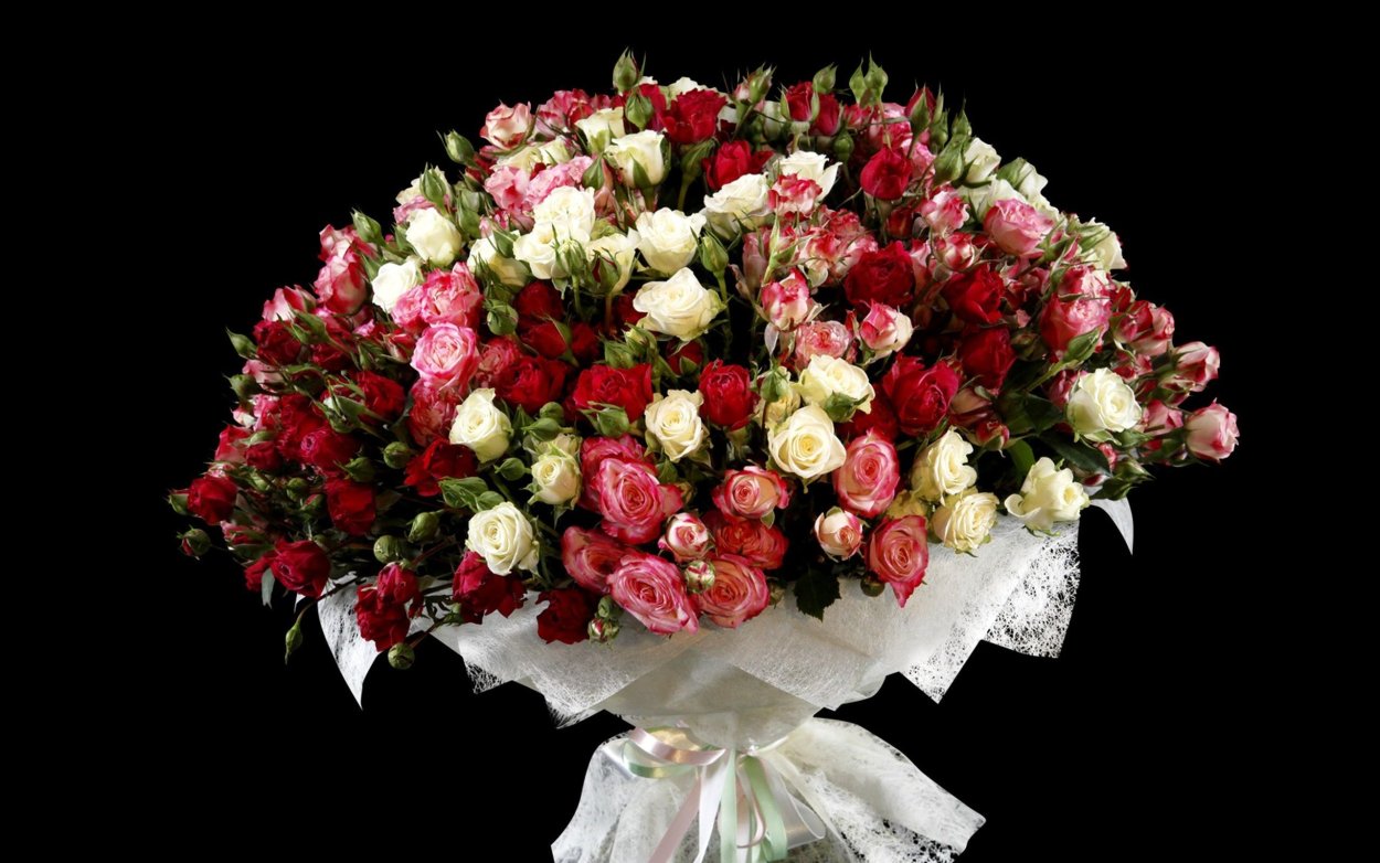 Шикарный букет из роз