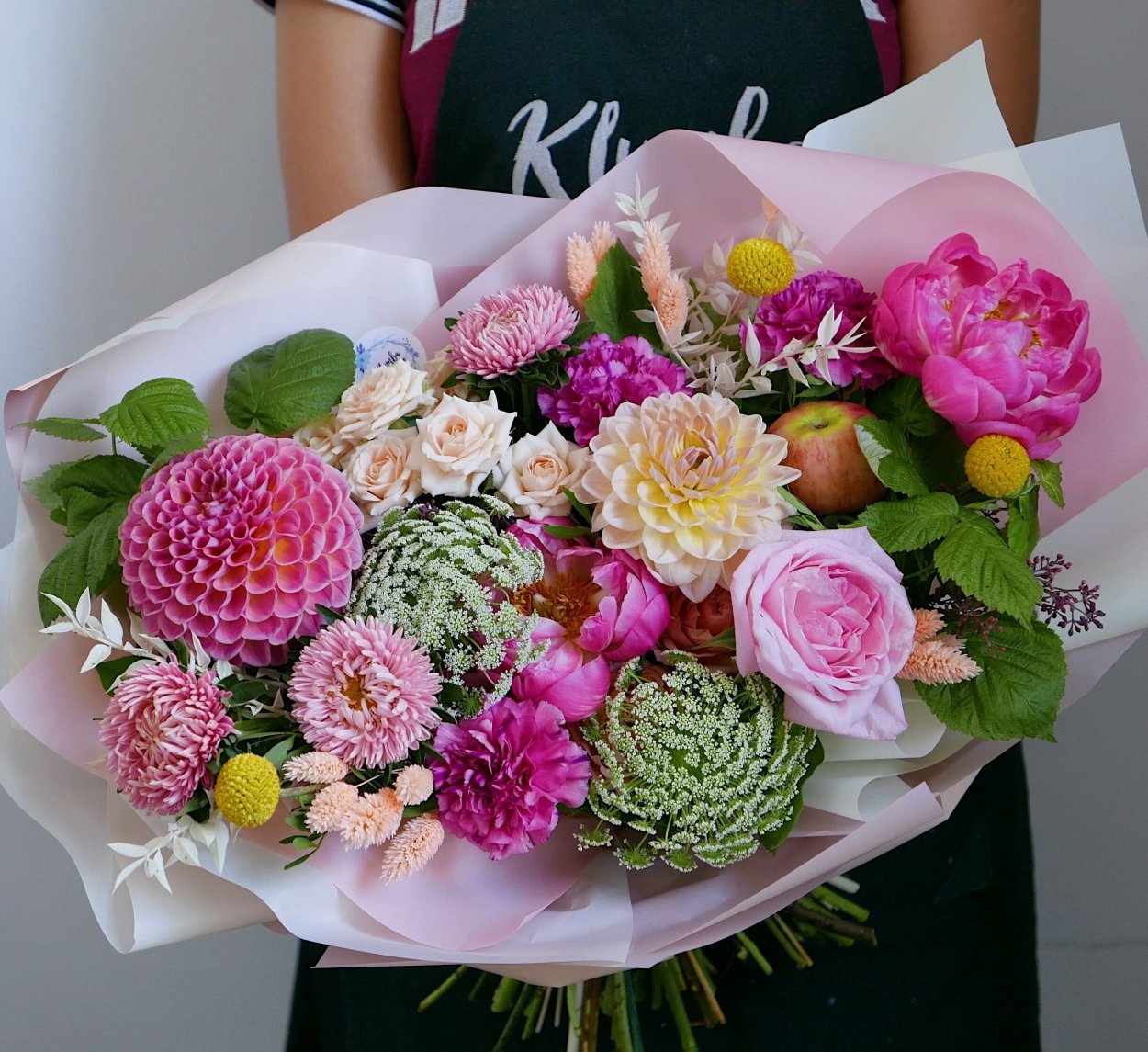 Букет пионовидных астр