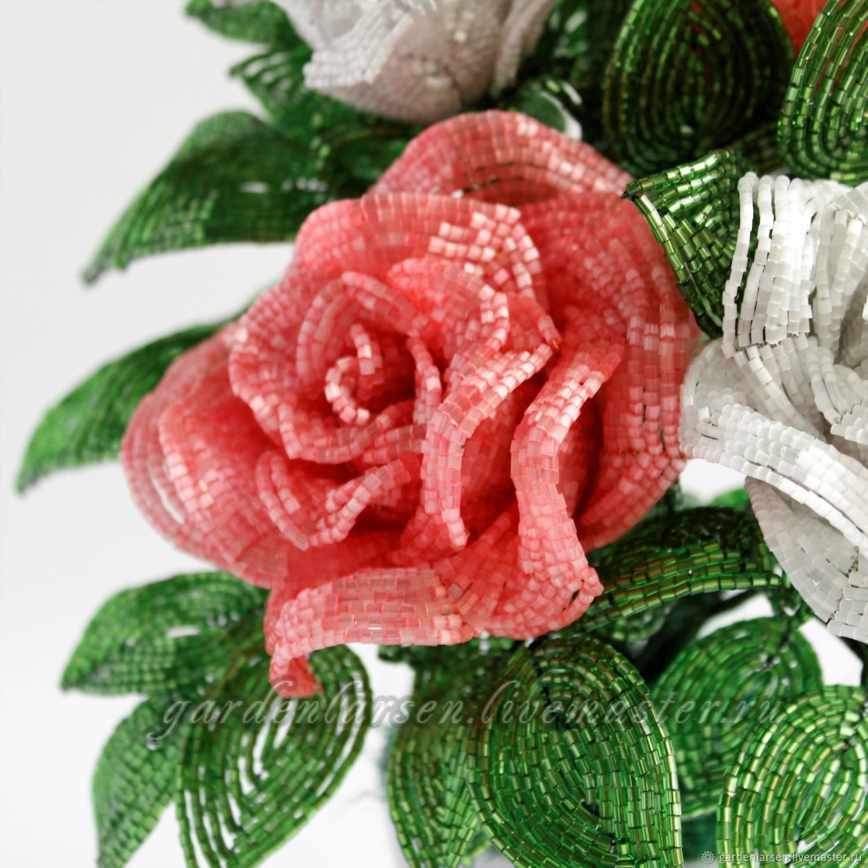 Цветы из сатиновой рубки